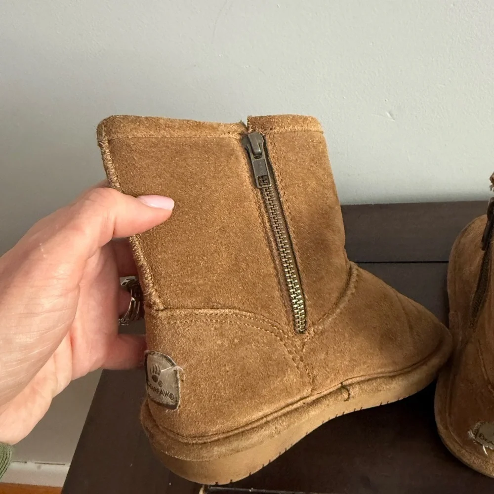 Bearpaw Kids Chestnut Suede Shearling Lined Boots Size 12